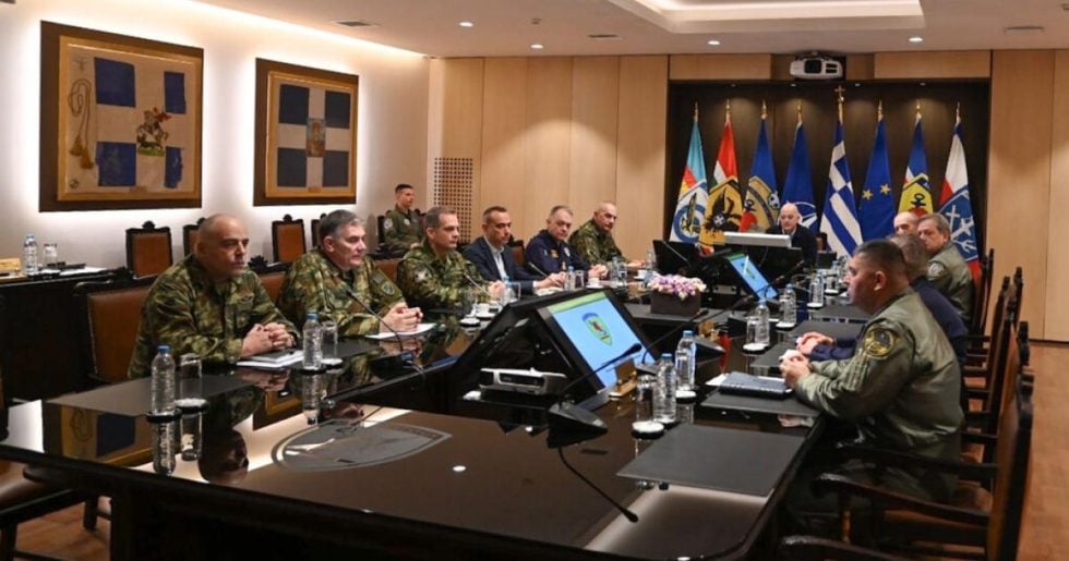 Εγκλωβισμένοι χιλιάδες Ελληνες στη Μέση Ανατολή